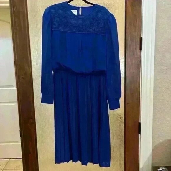 Vintage Dress - Picture 1 of 8